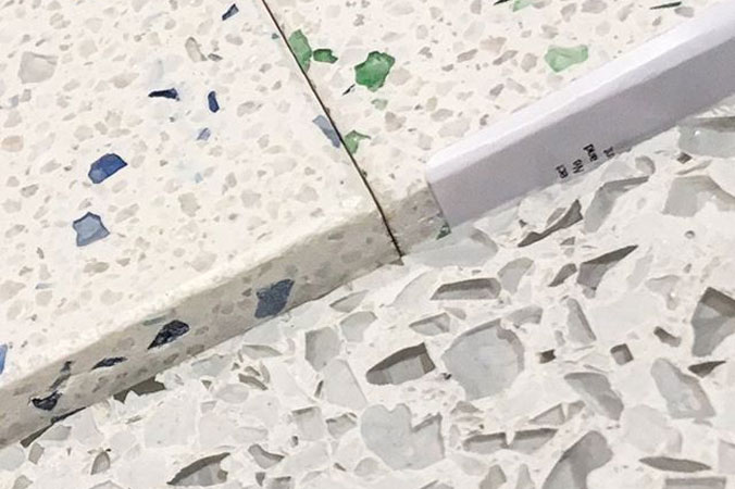 Gạch terrazzo được làm từ thủy tinh 